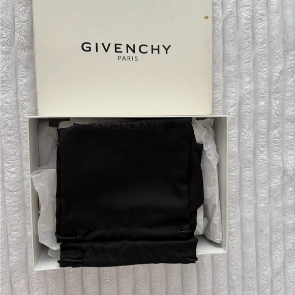 Givenchy White and Black Women's Sneakers - Picture 4 of 5